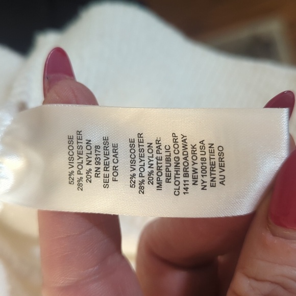 Truth By Republic White Turtleneck Rhinestone Embellished Cozy Soft Sweater Sz S - Picture 12 of 14